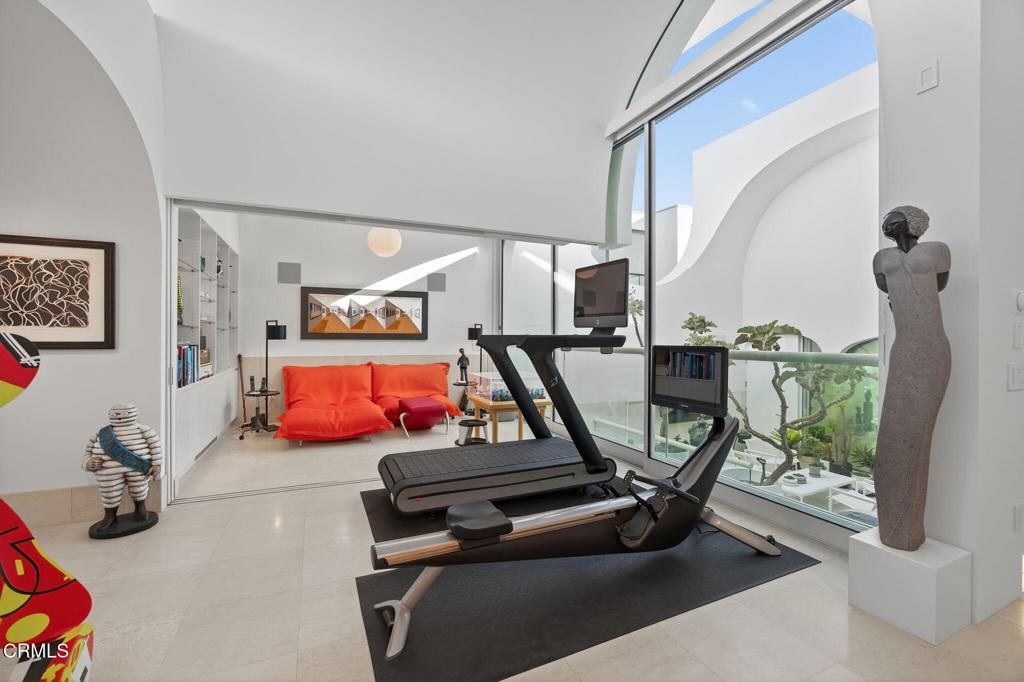 Oxnard, California, 93035, United States, 4 Bedrooms Bedrooms, ,5 BathroomsBathrooms,Residential,Active,1904736
