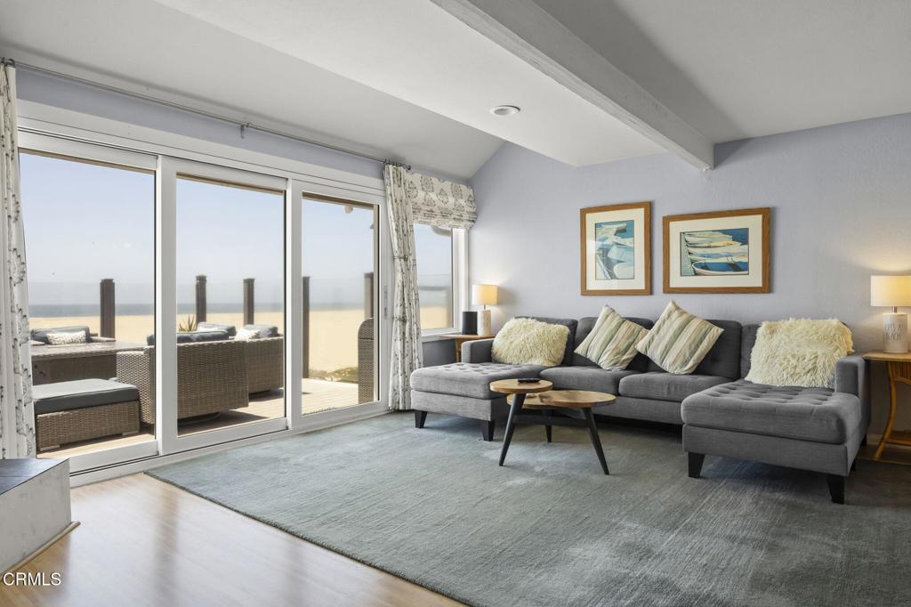Oxnard, California, 93035, United States, 5 Bedrooms Bedrooms, ,3 BathroomsBathrooms,Residential,Active,1933720