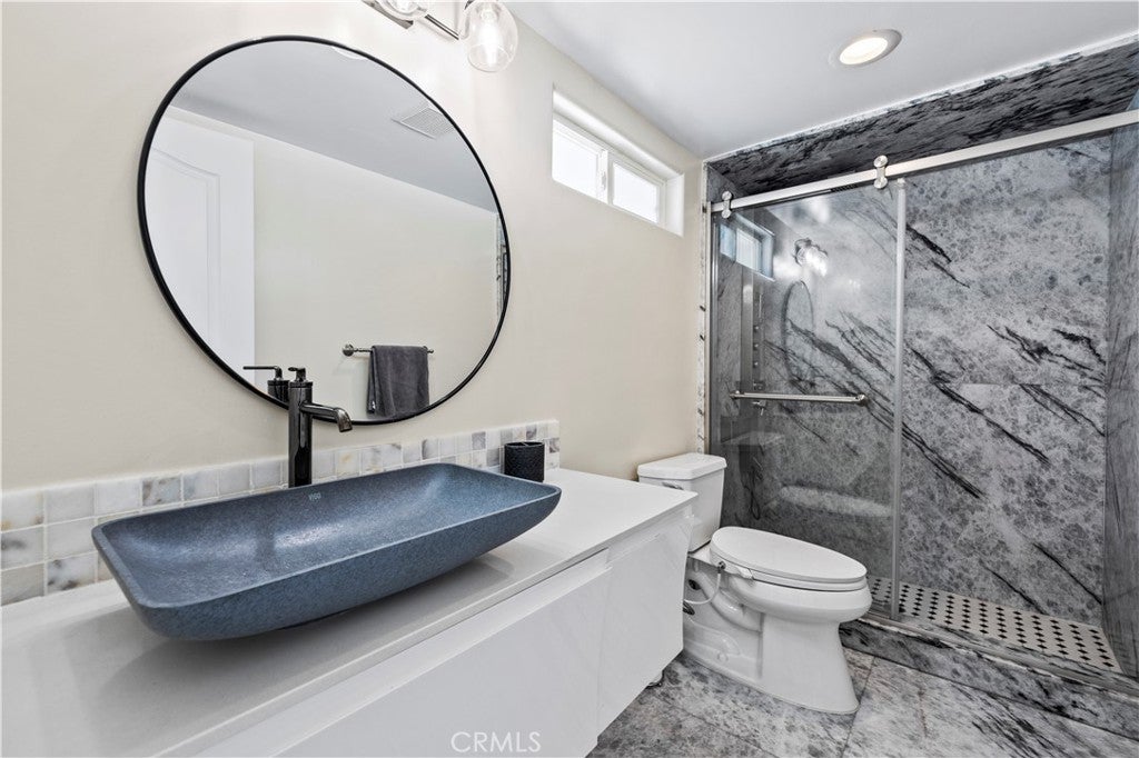 Northridge, California, 91325, United States, 4 Bedrooms Bedrooms, ,4 BathroomsBathrooms,Residential,Active,1936096