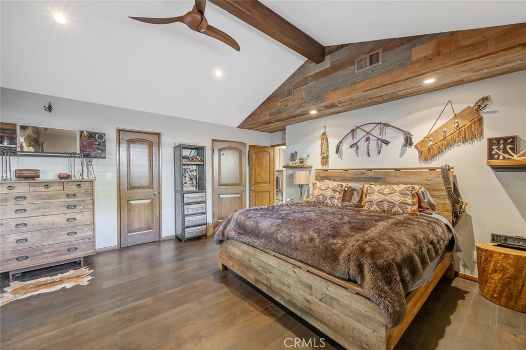 North Hollywood, California, 91602, United States, 4 Bedrooms Bedrooms, ,2 BathroomsBathrooms,Residential,Active,1954309