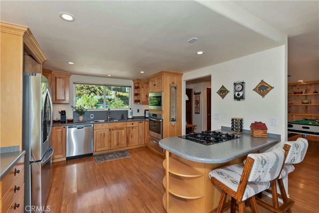 Lake Arrowhead, California, 92352, United States, 3 Bedrooms Bedrooms, ,3 BathroomsBathrooms,Residential,Active,1952988