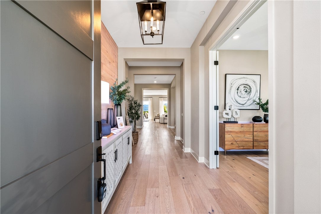 Castaic, California, 91384, United States, 6 Bedrooms Bedrooms, ,6 BathroomsBathrooms,Residential,Active,2006979