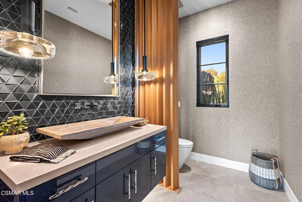 Westlake Village, California, 91362, United States, 6 Bedrooms Bedrooms, ,7 BathroomsBathrooms,Residential,Active,2011853