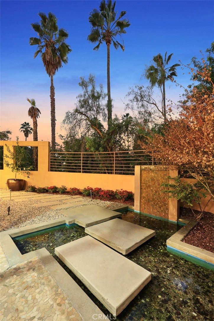 South Pasadena, California, 91030, United States, 4 Bedrooms Bedrooms, ,5 BathroomsBathrooms,Residential,Active,1968417