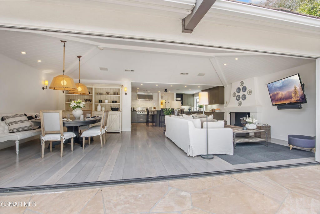 Malibu, California, 90265, United States, 4 Bedrooms Bedrooms, ,5 BathroomsBathrooms,Residential,Active,1892428