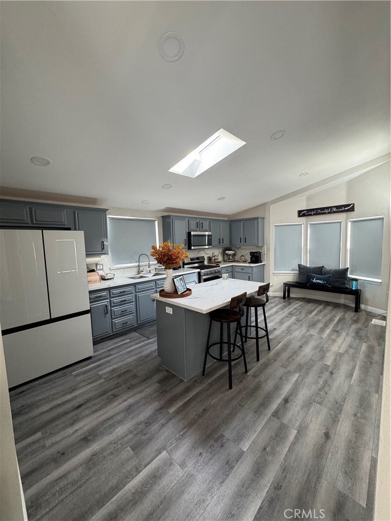 Corona, California, 92882, United States, ,3 BathroomsBathrooms,Residential,Active,1726827