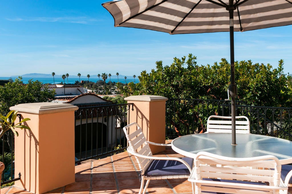 Ventura, California, 93001, United States, 4 Bedrooms Bedrooms, ,4 BathroomsBathrooms,Residential,Contingent,1944037