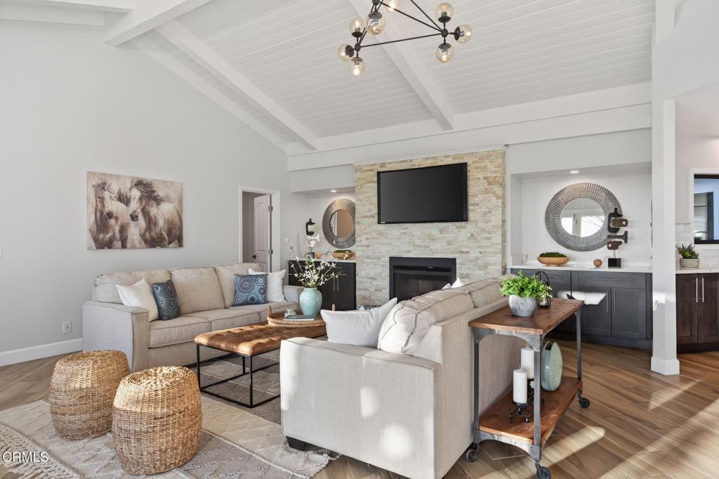 Camarillo, California, 93010, United States, 4 Bedrooms Bedrooms, ,5 BathroomsBathrooms,Residential,Active,1944013