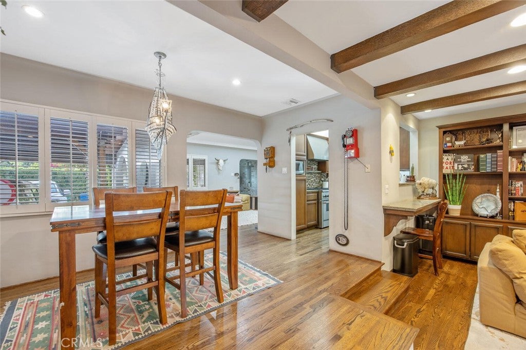 North Hollywood, California, 91602, United States, 4 Bedrooms Bedrooms, ,2 BathroomsBathrooms,Residential,Active,1954309