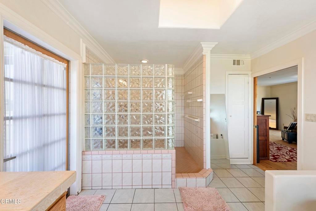 Camarillo, California, 93010, United States, 6 Bedrooms Bedrooms, ,4 BathroomsBathrooms,Residential,Active,1953410