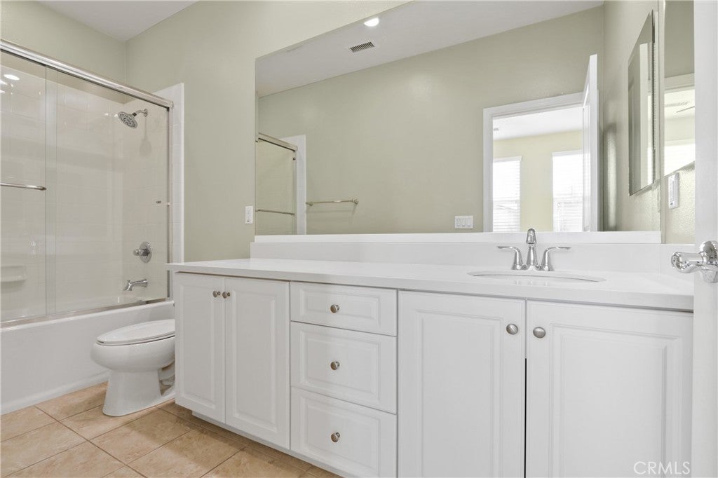 Irvine, California, 92618, United States, 4 Bedrooms Bedrooms, ,5 BathroomsBathrooms,Residential,Pending,2007263