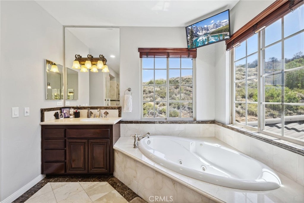 Yucaipa, California, 92399, United States, 4 Bedrooms Bedrooms, ,6 BathroomsBathrooms,Residential,Active,1858722