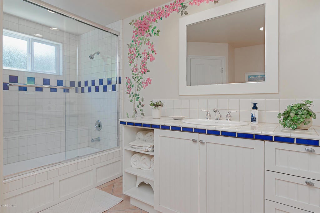 Ventura, California, 93001, United States, 4 Bedrooms Bedrooms, ,4 BathroomsBathrooms,Residential,Contingent,1944037