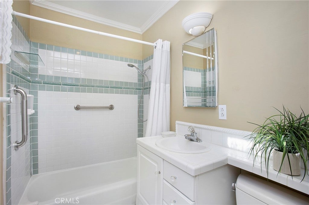 Laguna Beach, California, 92651, United States, 3 Bedrooms Bedrooms, ,3 BathroomsBathrooms,Residential,Active,2002317