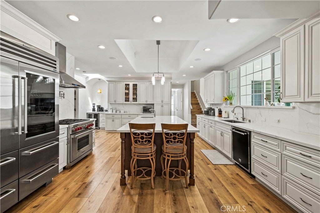 Northridge, California, 91325, United States, 4 Bedrooms Bedrooms, ,4 BathroomsBathrooms,Residential,Active,1936096