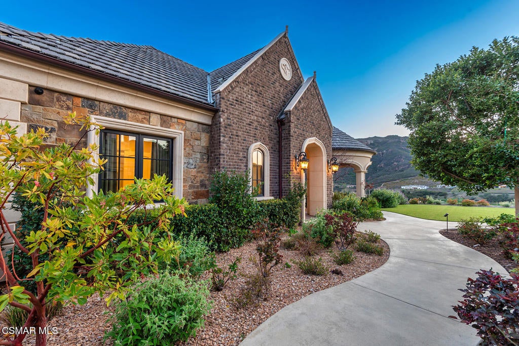 Thousand Oaks, California, 91361, United States, 7 Bedrooms Bedrooms, ,13 BathroomsBathrooms,Residential,Active,1748234