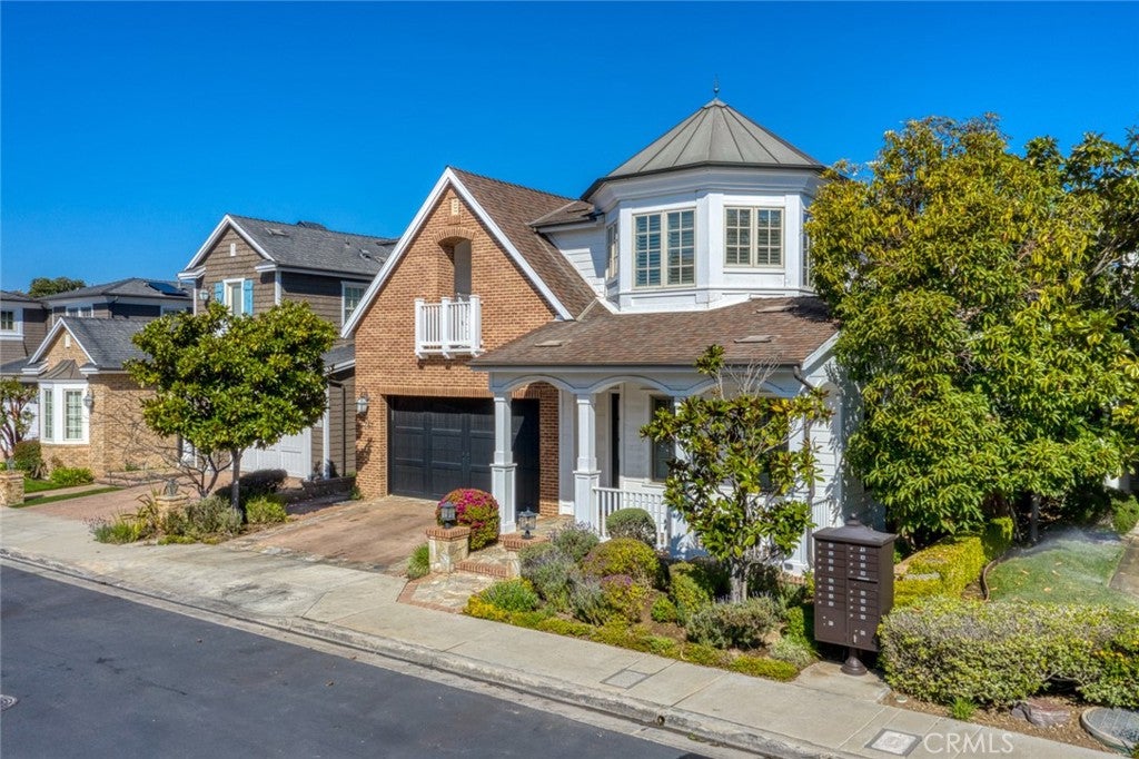 Huntington Beach, California, 92649, United States, 4 Bedrooms Bedrooms, ,4 BathroomsBathrooms,Residential,Active,1780402