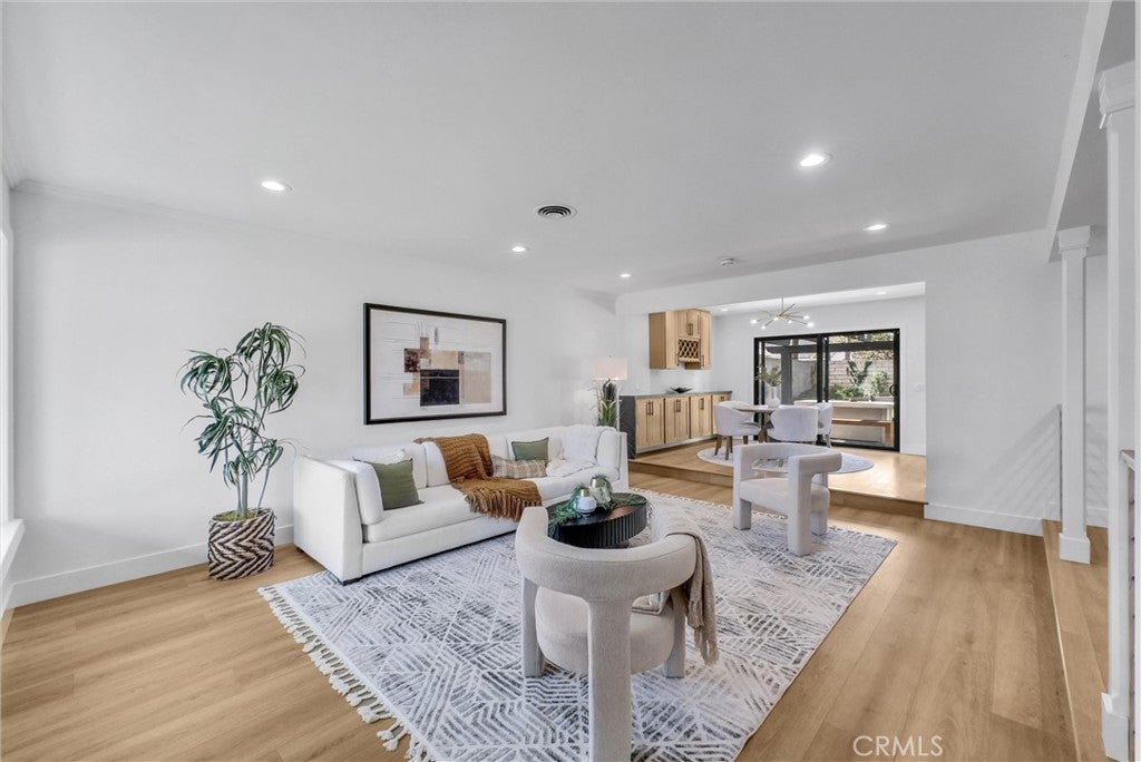 Huntington Beach, California, 92646, United States, 4 Bedrooms Bedrooms, ,3 BathroomsBathrooms,Residential,Active,1998762