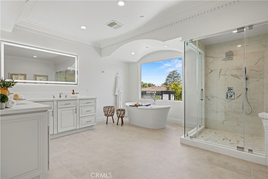 Encino, California, 91436, United States, 7 Bedrooms Bedrooms, ,7 BathroomsBathrooms,Residential,Active,1922652