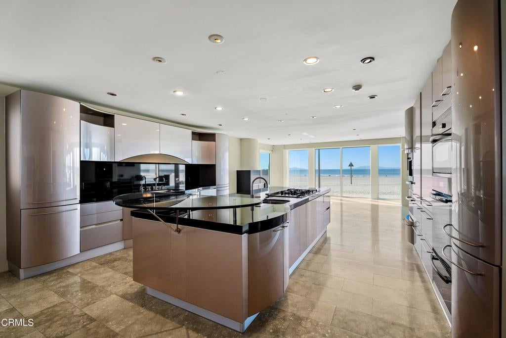 Oxnard, California, 93035, United States, 4 Bedrooms Bedrooms, ,5 BathroomsBathrooms,Residential,Active,1953419