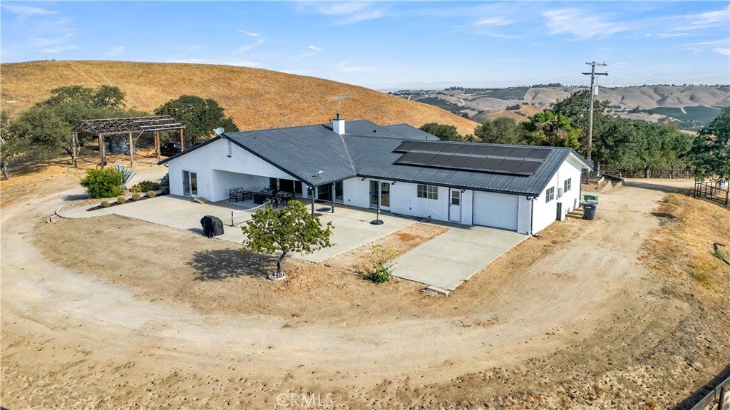 Paso Robles, California, 93446, United States, 4 Bedrooms Bedrooms, ,3 BathroomsBathrooms,Residential,Active,1941140