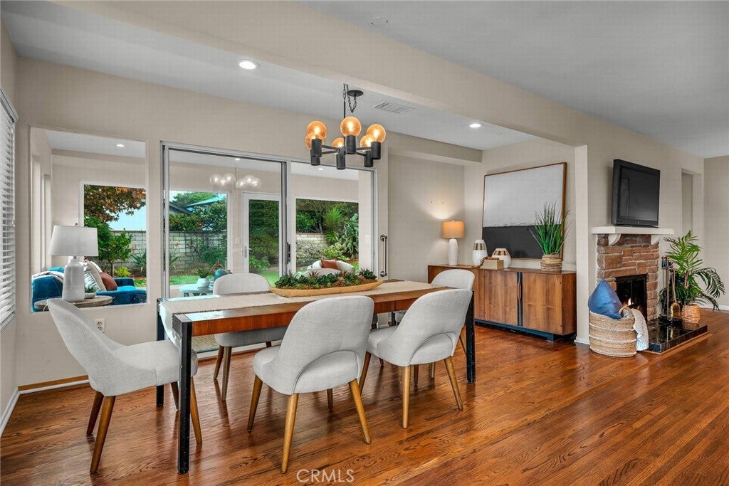 Redondo Beach, California, 90277, United States, 4 Bedrooms Bedrooms, ,3 BathroomsBathrooms,Residential,Active,2007167