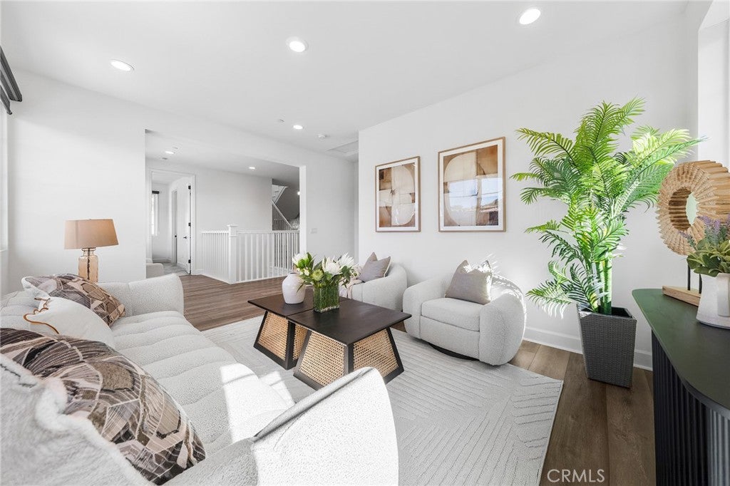 Lake Forest, California, 92630, United States, 5 Bedrooms Bedrooms, ,6 BathroomsBathrooms,Residential,Active,1801044