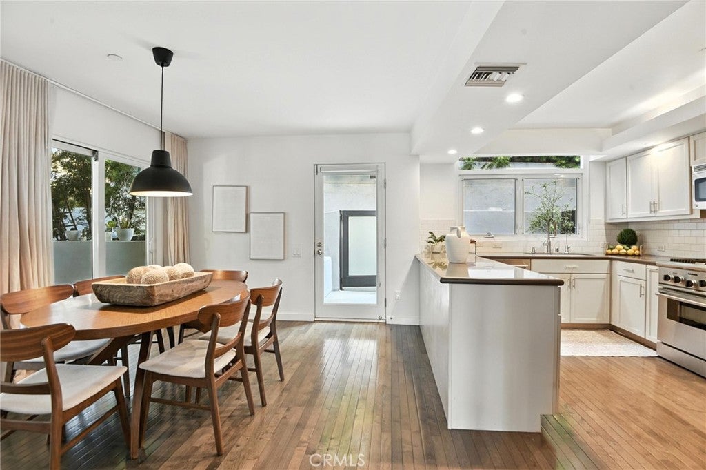 Santa Monica, California, 90405, United States, ,3 BathroomsBathrooms,Residential,Active,1894761