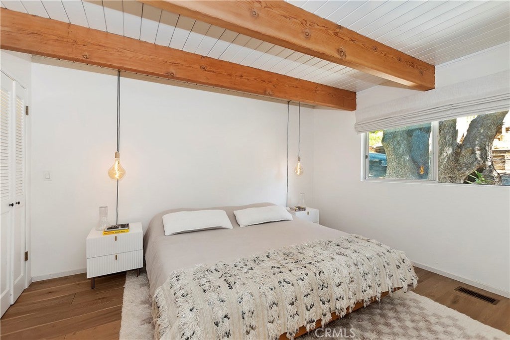 Lake Arrowhead, California, 92352, United States, 4 Bedrooms Bedrooms, ,3 BathroomsBathrooms,Residential,Active,1953250