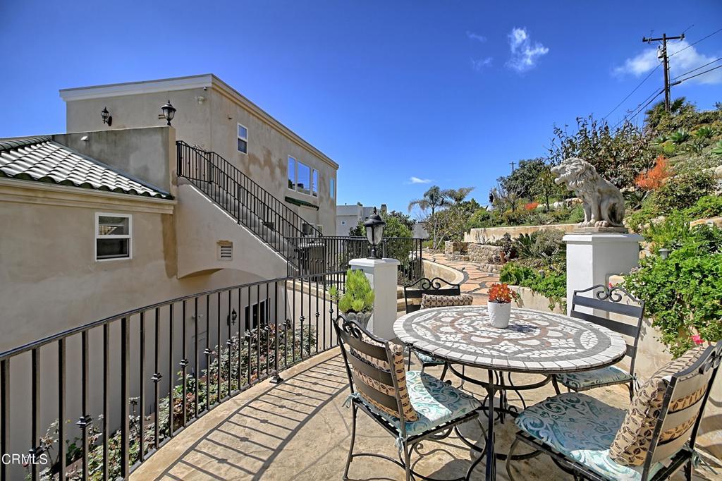 Ventura, California, 93003, United States, 4 Bedrooms Bedrooms, ,5 BathroomsBathrooms,Residential,Active,1944269