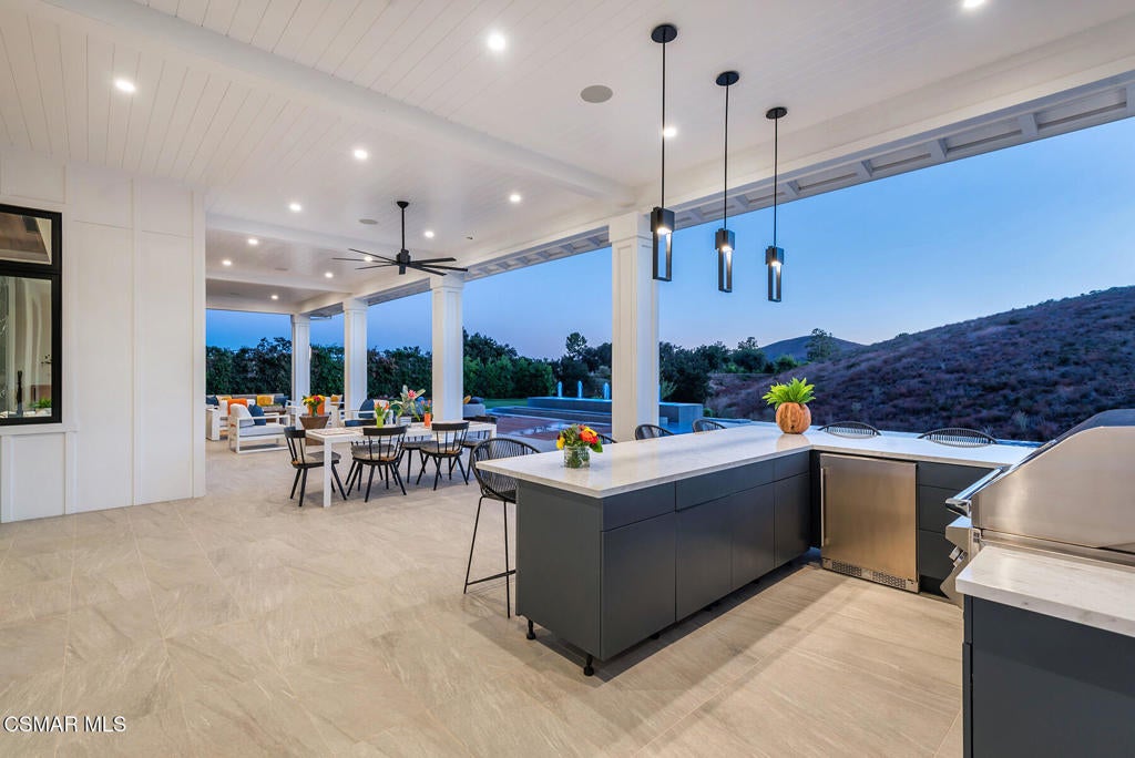 Thousand Oaks, California, 91362, United States, 5 Bedrooms Bedrooms, ,7 BathroomsBathrooms,Residential,Active,1900211