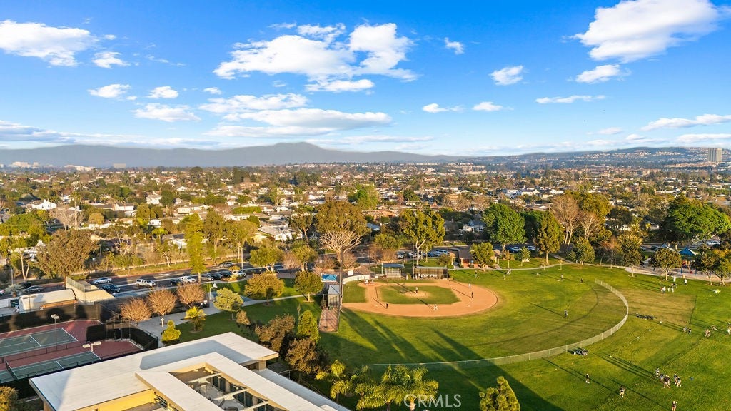 Newport Beach, California, 92660, United States, 4 Bedrooms Bedrooms, ,3 BathroomsBathrooms,Residential,Pending,2016109