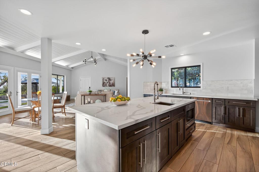Camarillo, California, 93010, United States, 4 Bedrooms Bedrooms, ,5 BathroomsBathrooms,Residential,Active,1944013