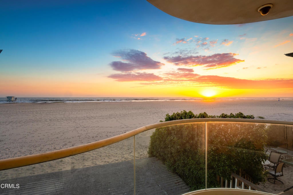 Oxnard, California, 93035, United States, 4 Bedrooms Bedrooms, ,5 BathroomsBathrooms,Residential,Active,1953419