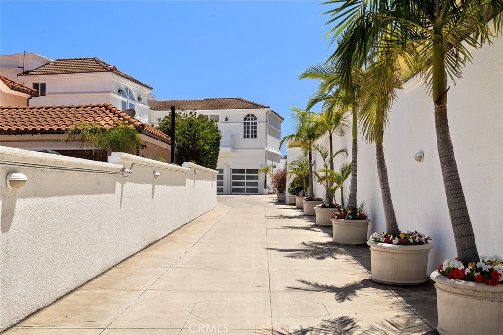 Glendale, California, 91206, United States, 5 Bedrooms Bedrooms, ,6 BathroomsBathrooms,Residential,Active,1941392