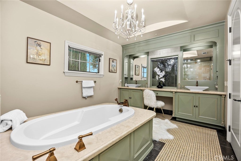 Arcadia, California, 91007, United States, 4 Bedrooms Bedrooms, ,5 BathroomsBathrooms,Residential,Active,1968391