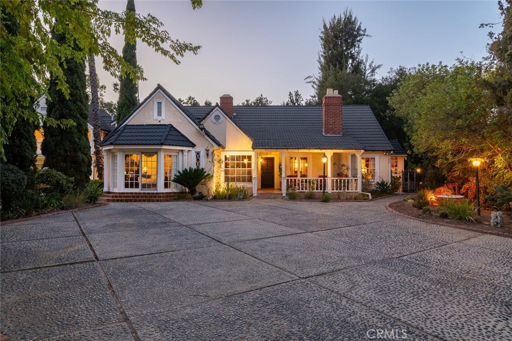 Glendale, California, 91207, United States, 4 Bedrooms Bedrooms, ,4 BathroomsBathrooms,Residential,Active,1945087