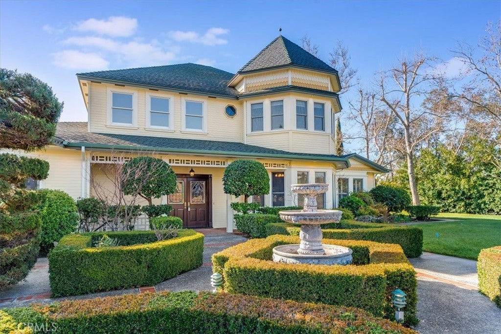 Paso Robles, California, 93446, United States, 4 Bedrooms Bedrooms, ,5 BathroomsBathrooms,Residential,Active,2016421