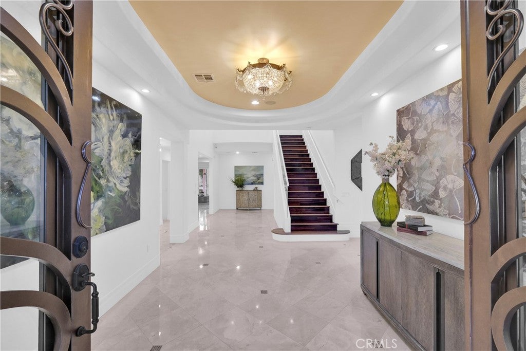 Pasadena, California, 91107, United States, 6 Bedrooms Bedrooms, ,5 BathroomsBathrooms,Residential,Active,1914920