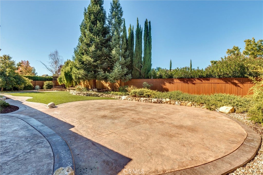 Paso Robles, California, 93446, United States, 4 Bedrooms Bedrooms, ,3 BathroomsBathrooms,Residential,Active,1973344