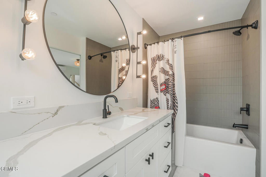 Ventura, California, 93001, United States, 3 Bedrooms Bedrooms, ,4 BathroomsBathrooms,Residential,Active,2016402