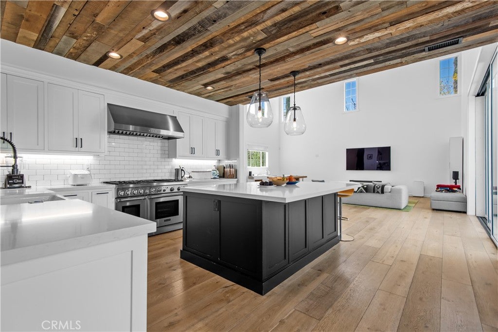 Calabasas, California, 91302, United States, 5 Bedrooms Bedrooms, ,5 BathroomsBathrooms,Residential,Active,1806958