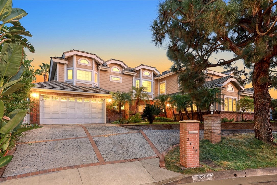 Arcadia, California, 91006, United States, 7 Bedrooms Bedrooms, ,8 BathroomsBathrooms,Residential,Active,1914824