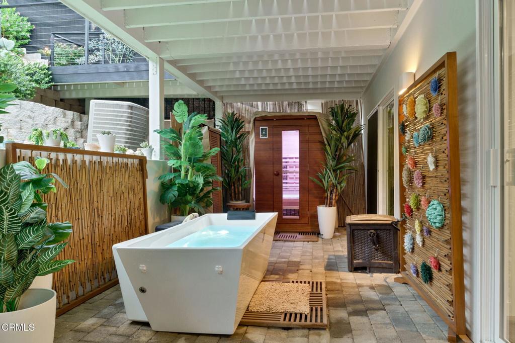 Malibu, California, 90265, United States, 4 Bedrooms Bedrooms, ,4 BathroomsBathrooms,Residential,Active,2006937