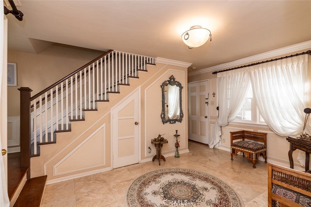 Glendale, California, 91207, United States, 4 Bedrooms Bedrooms, ,4 BathroomsBathrooms,Residential,Active,1945087