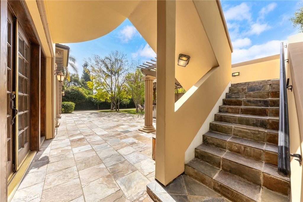 Arcadia, California, 91006, United States, 7 Bedrooms Bedrooms, ,9 BathroomsBathrooms,Residential,Active,1919404