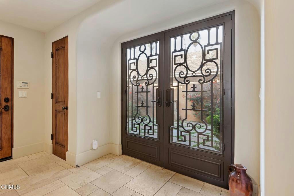 Ventura, California, 93001, United States, 3 Bedrooms Bedrooms, ,4 BathroomsBathrooms,Residential,Active,1756327