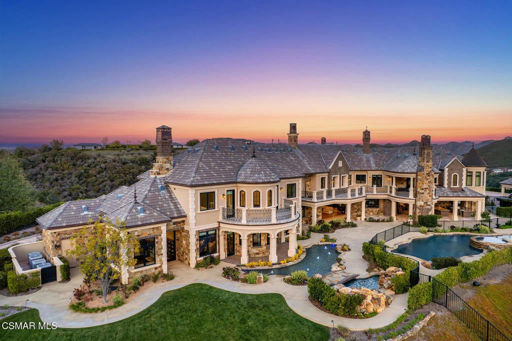 Thousand Oaks, California, 91361, United States, 7 Bedrooms Bedrooms, ,13 BathroomsBathrooms,Residential,Active,1748234