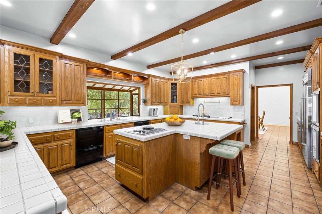 Glendora, California, 91741, United States, 8 Bedrooms Bedrooms, ,7 BathroomsBathrooms,Residential,Active,1900207