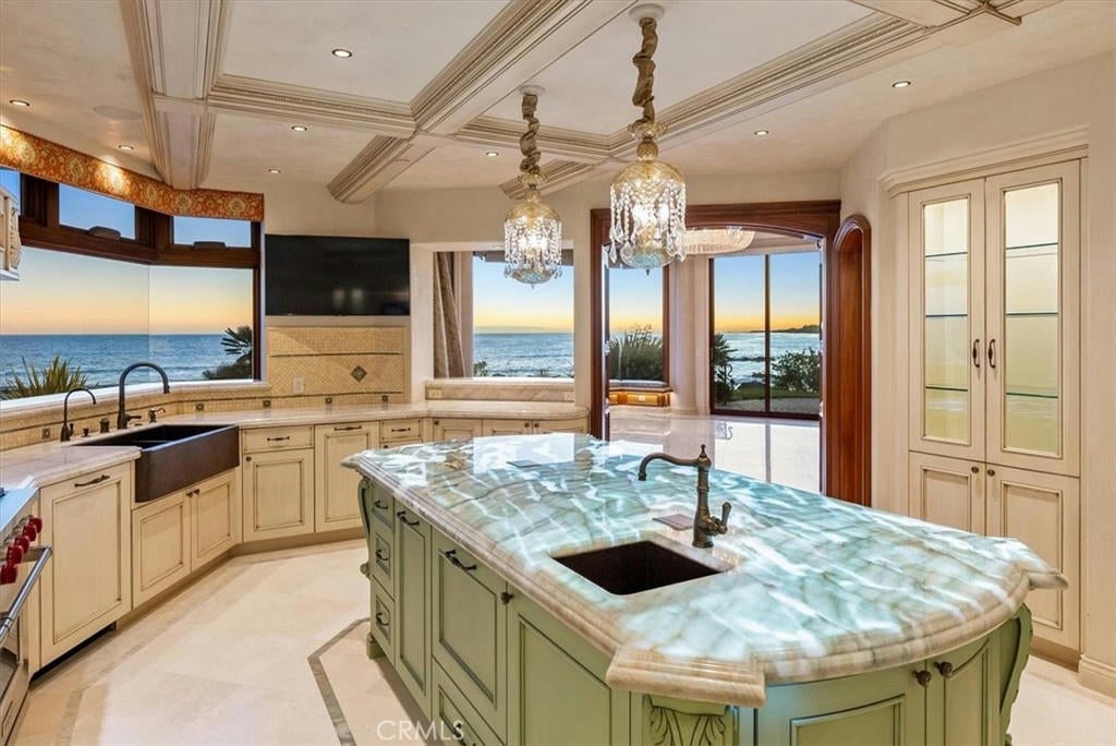 Cayucos, California, 93430, United States, ,5 BathroomsBathrooms,Residential,Active,1769481